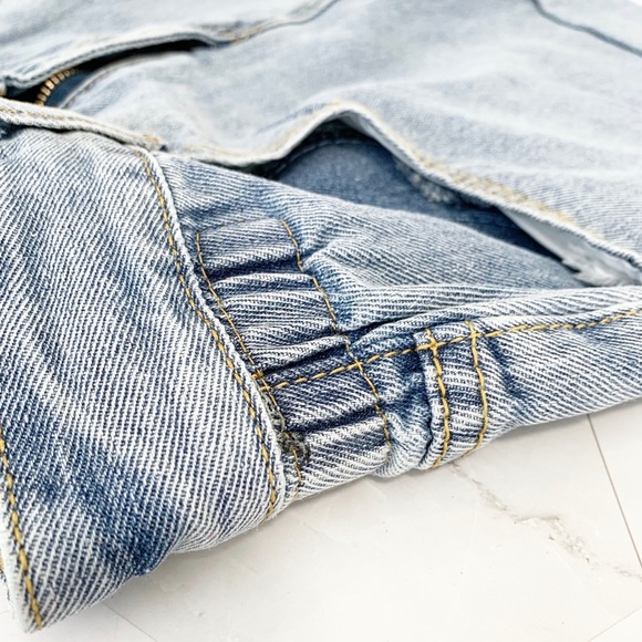 Elastic Detail High-waist Denim Shorts - Picture 7 of 8